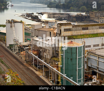 Bahngleis im Industriegebiet von Willamette Falls 2 Stockfoto