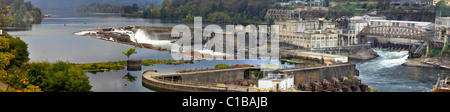 Strom-Kraftwerk am Willamette Falls Staudamm in Oregon City Panorama 3 Stockfoto