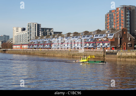 Lancefield Quay und River Heights Apartments am Fluss Clyde in Glasgow, Schottland, Großbritannien Stockfoto