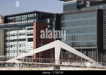 Tradeston Fußgänger- und Fahrradbrücke über den Fluss Clyde, Broomielaw, Glasgow, Schottland, Großbritannien Stockfoto