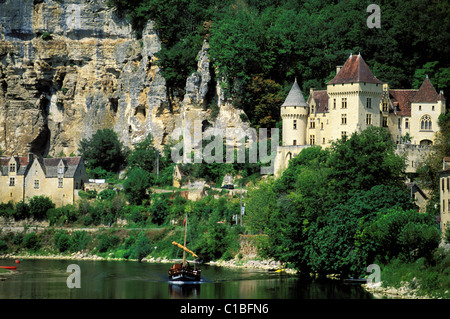 Frankreich Dordogne Perigord Noir Dordogne Tal Malartrie Burg (Vezac Dorf) am Eingang des Dorfes La Roque-Gageac Stockfoto