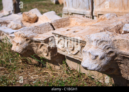 Antike griechische Relief Detail auf Säule im antiken Messini Ort in Griechenland Stockfoto