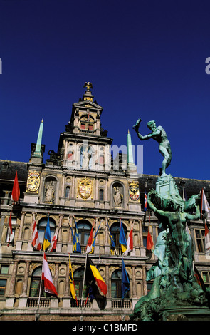 Belgien, Flandern, Antwerpen, Rathaus und Brabo-Brunnen Stockfoto
