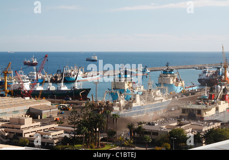 Schiff wird sandgestrahlt im Trockendock in Las Palmas, Gran Canaria, Kanarische Inseln Stockfoto