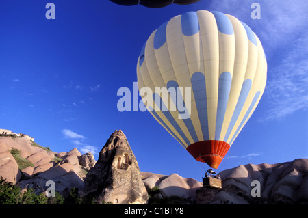 Türkei, überfliegen Cappadoce im Heißluft Ballon Stockfoto