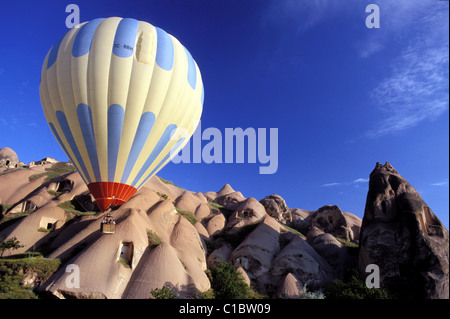 Türkei, überfliegen Cappadoce im Heißluft Ballon Stockfoto