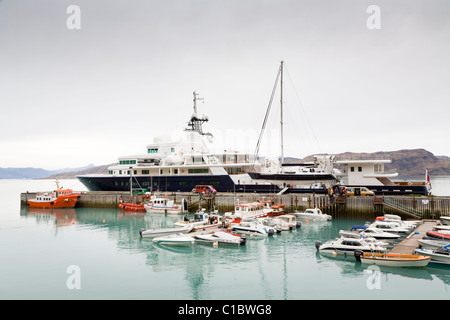 Privaten Luxusyacht Le Grand Bleu am Hafen in Narsarsuaq, Süd-Grönland Stockfoto