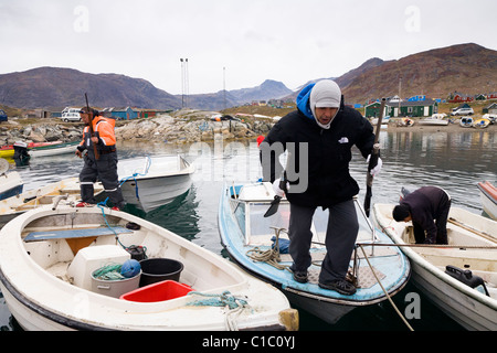 Versiegeln der Jäger nach Hause kommen von einer Reise, Narsaq, Süd-Grönland Stockfoto