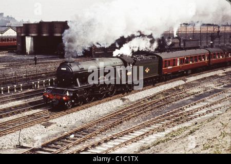 Woolwinder 60055 LNER 4-6-2 A3 Pacific Klasse Dampf Lok, entworfen von Sir Nigel Gresley durchlaufen von Leeds Stockfoto