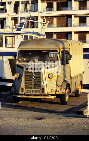 Frankreich, Gard, Le Grau-du-Roi, eine alte kleine van Citroën Stockfoto