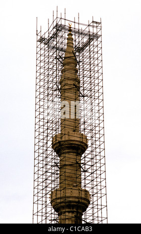 Architektur Restaurierung des Minaretts der Nuruosmaniye Moschee in Istanbul in der Türkei im Nahen Osten Asien. Islamische Islam Islam Reisen Stockfoto