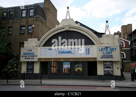 Allgemeine Ansicht Gv des Bildschirms auf die grüne Kino am Upper Street, Islington, London, England. Stockfoto