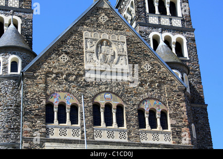 Vor der Pfarrkirche in Clervaux in Luxemburg in Europa Stockfoto