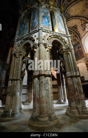 Innenraum der Runde Kirche des Convento de Cristo in Tomar (Portugal), als UNESCO-Weltkulturerbe anerkannt Stockfoto