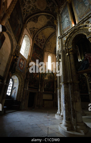 Innenraum der Runde Kirche des Convento de Cristo in Tomar (Portugal), als UNESCO-Weltkulturerbe anerkannt Stockfoto