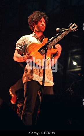 Yannis Philippakis aus der Fohlen, die live auf der Bühne bei Olympia. London, England - 11.04.09 Burak Cingi / Stockfoto