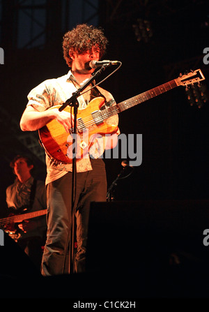 Yannis Philippakis aus der Fohlen, die live auf der Bühne bei Olympia. London, England - 11.04.09 Burak Cingi / Stockfoto