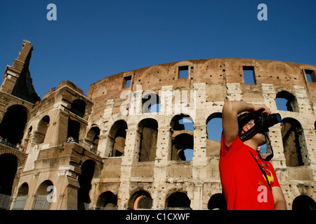 das Kolosseum Amphitheater Fassade, Rom Stockfoto