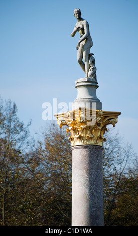 Marmorstatue auf Spalte im Park Sanssouci in Potsdam, Deutschland Stockfoto