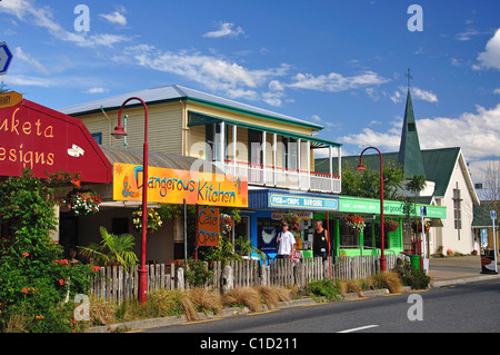 Einkaufsstraße, Takaka, Golden Bay, Tasman Region, Südinsel, Neuseeland Stockfoto