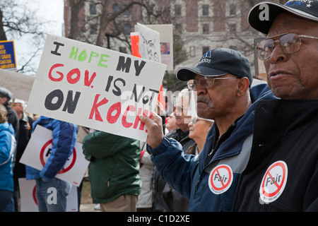 Senioren-Kundgebung gegen einen Plan von Michigan Gouverneur Rick Snyder zur Besteuerung der Renten Stockfoto