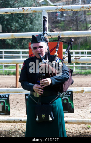 Ein Mitglied die Ripon Police Pipe Band in Sonora California Celtic Faire Stockfoto