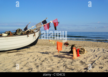 Fischkutter bin Strang - Fischkutter am Strand 17 Stockfoto
