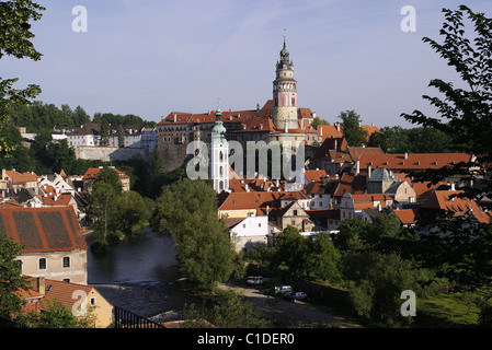 Tschechische Republik Tschechien Cesky Krumlov Altstadt & seiner Burg dominiert der Moldau Weltkulturerbe durch die Stockfoto