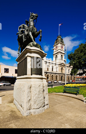 Ballarat Australia / Burer war Monument und BallaratTown Hall. Stockfoto
