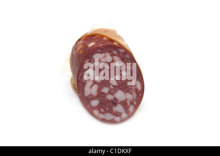 Stück der gereinigten Wurst isoliert auf weißem Hintergrund Stockfoto