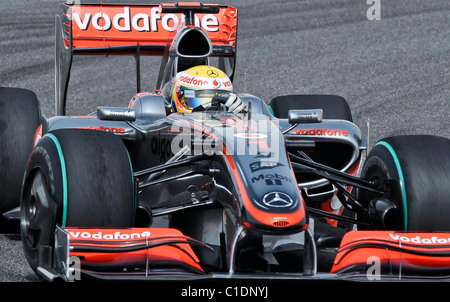 McLaren Formel1-Fahrer Lewis Hamilton Großbritannien Laufwerke für das Qualifying der Formel 1 Grand Prix von Bahrain in Manama, Stockfoto