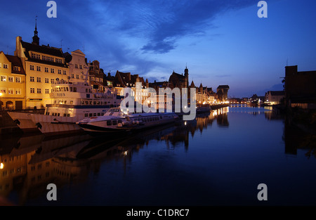 Polen, östlichen Pommern, Danzig, den alten Hafen der Altstadt fallen nachts Stockfoto