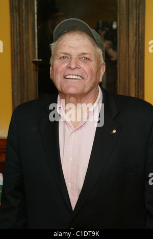 Brian Dennehy Opening Night After Party für das Broadway-Stück "Wunsch unter Ulmen" auf dem Red Eye Grill statt. New York Stockfoto