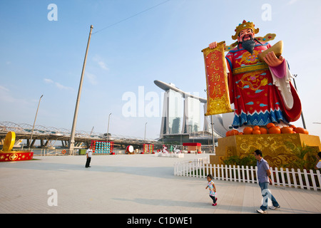 River Hongbao Festlichkeiten (Chinesisches Neujahr) mit der Marina Bay Sands Hotel im Hintergrund.  Marina Bay, Singapur Stockfoto