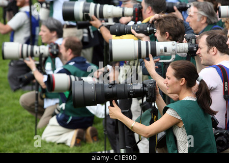 Sportfotografen bei der Arbeit, Epsom, Großbritannien Stockfoto