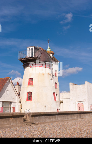 Fort Green Mill am Meer in Aldeburgh, Suffolk, England, Großbritannien, Uk Stockfoto