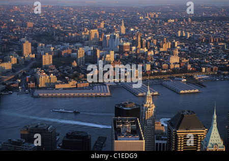 USA, New York, Brooklyn und East River von Lower Manhattan (Luftbild) Stockfoto