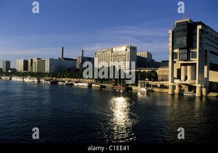 Frankreich, Paris, Quai De La Rapee und Ministerium für Wirtschaft und Finanzen von den Architekten Paul Chemetov und Borja Huidobro Stockfoto