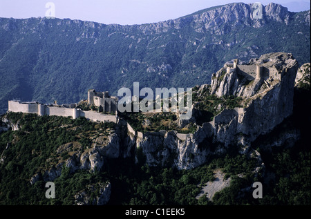 Frankreich, Aude, Katharer Burg von Peyrepertuse (Luftbild) Stockfoto