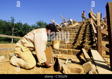 Frankreich, Yonne, Saint-Amand En Puisaye, mittelalterliche Burg Guedelon im Bau Stockfoto