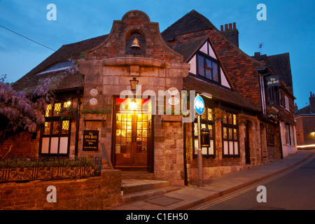 Die alte Glocke, 15. Jahrhundert Inn, Roggen, East Sussex, England, Vereinigtes Königreich Stockfoto