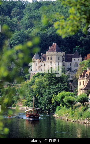 Frankreich Dordogne Perigord Noir Dordogne Tal Malartrie Burg (Vezac Dorf) am Eingang des Dorfes La Roque-Gageac Stockfoto