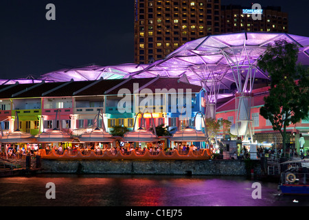 Riverside Restaurants an Unterhaltung, Singapur in Clarke Quay Stockfoto