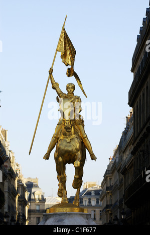 Frankreich, Paris, Jeanne d ' Arc (Johanna von Orléans) Statue auf dem Pyramiden-Platz (neben dem Jardin des Tuileries) Stockfoto