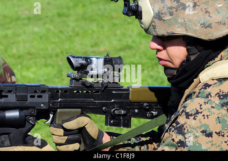 Die UGL ist von Heckler & Koch hergestellt und ist ausgestattet, um das Gewehr L85. Es ist eine einzige Schuss Waffe mit eine seitliche Öffnung Verschluss Stockfoto