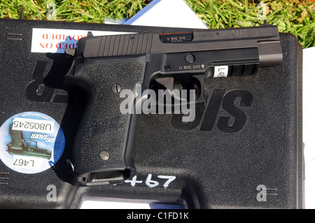 Die P226 wurde entworfen für den Eintritt in die XM9-Pistole Testversionen, die von der US Army im Jahr 1984 im Auftrag der USA stattfanden eine Stockfoto