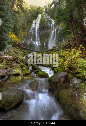 Proxy-Wasserfälle entlang McKenzie Pass in Oregon Stockfoto