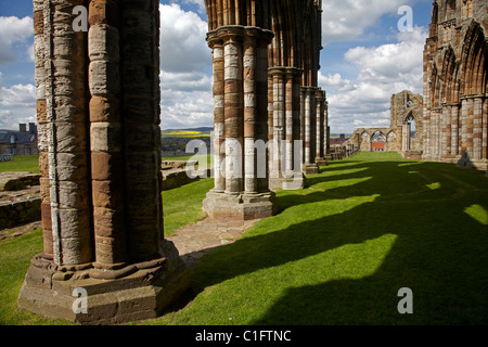 Whitby Abbey Ruinen (ca. 1220), Whitby, North Yorkshire, England, Vereinigtes Königreich Stockfoto