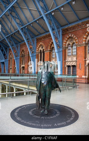 Statue von John betjeman,st.pancras internationale Station, london Stockfoto