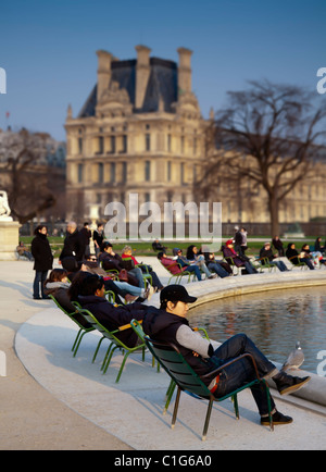 Louvre-Museum vom Jardin des Tuileries. Paris, Frankreich, Europa. Stockfoto